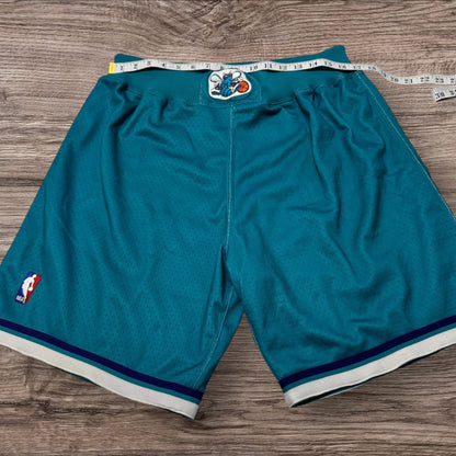 Mitchell & Ness Charlotte Hornets Throwback Authentic Shorts Size L
