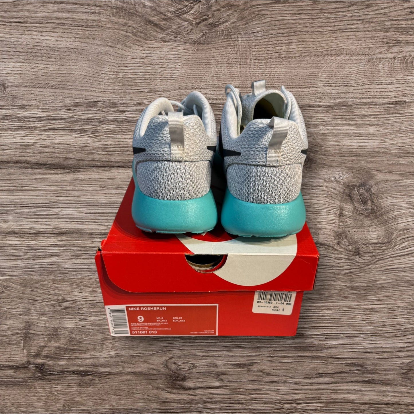 DS Nike Rosherun Calypso Size 9 (511881 013)
