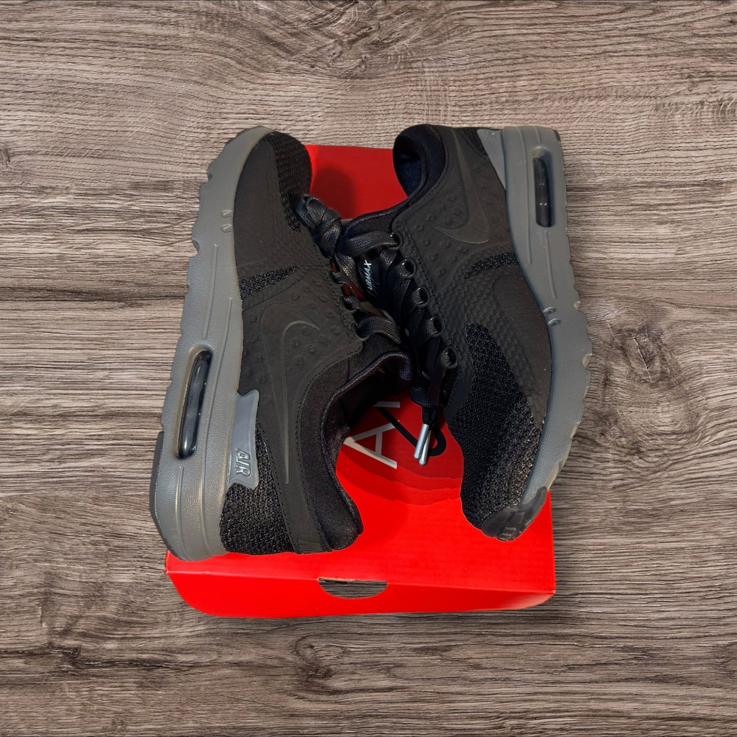 Nike Air Max Zero Black Grey Size 9.5 (789695 001)