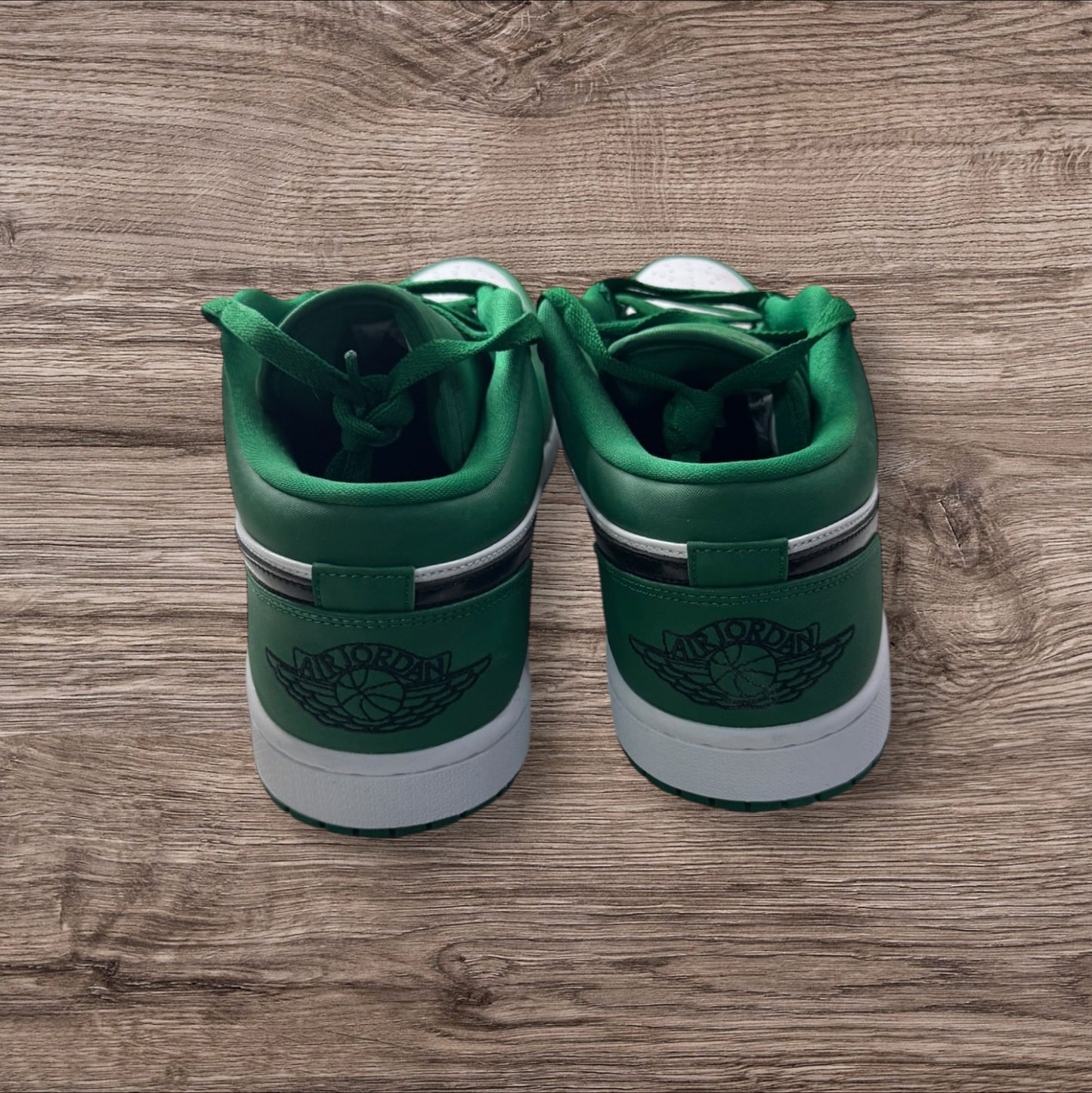 Jordan 1 Low Pine Green Size 10.5 (553558-301)