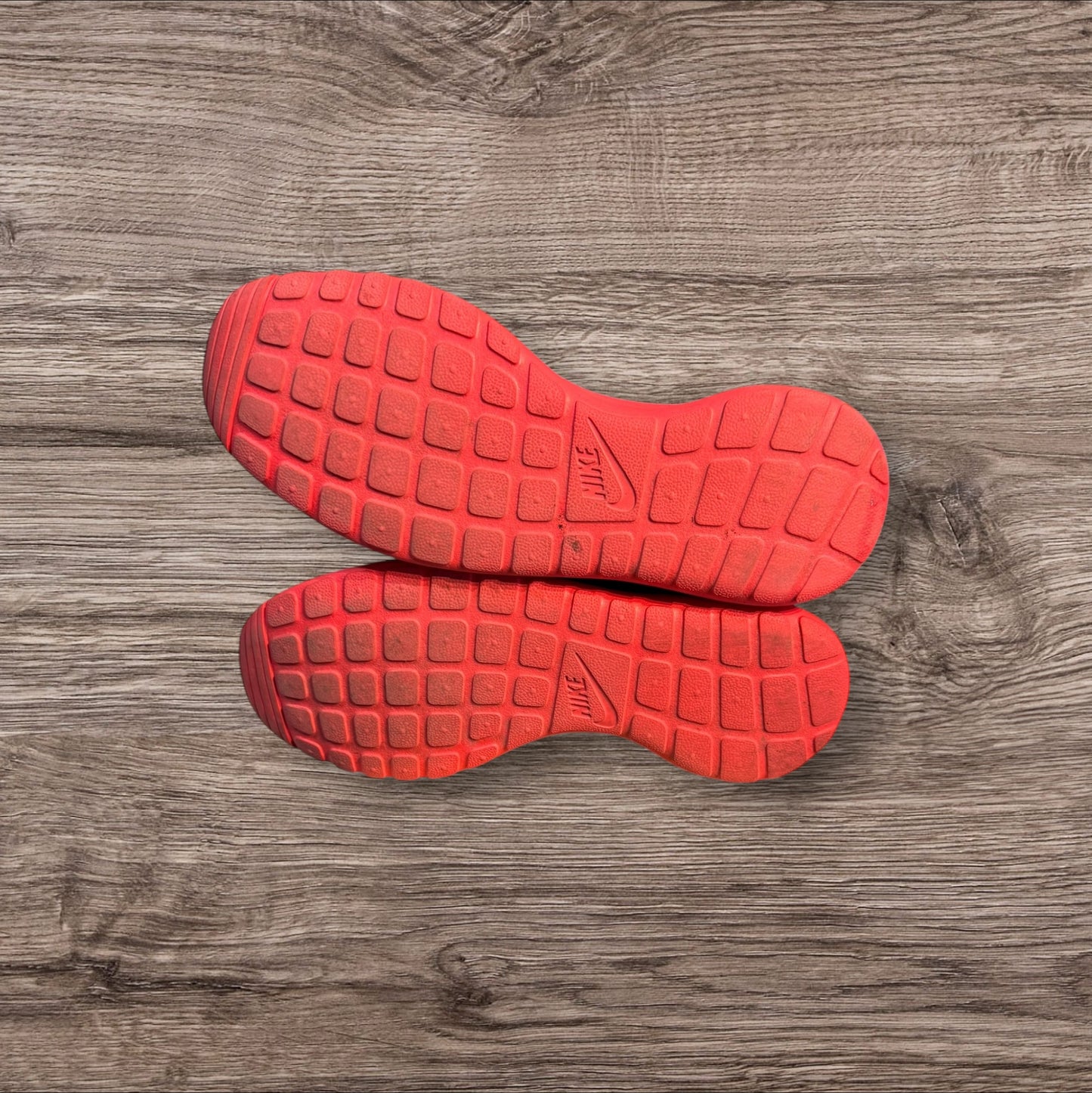 Nike Rosherun Siren Red Size 9 (511881 016)