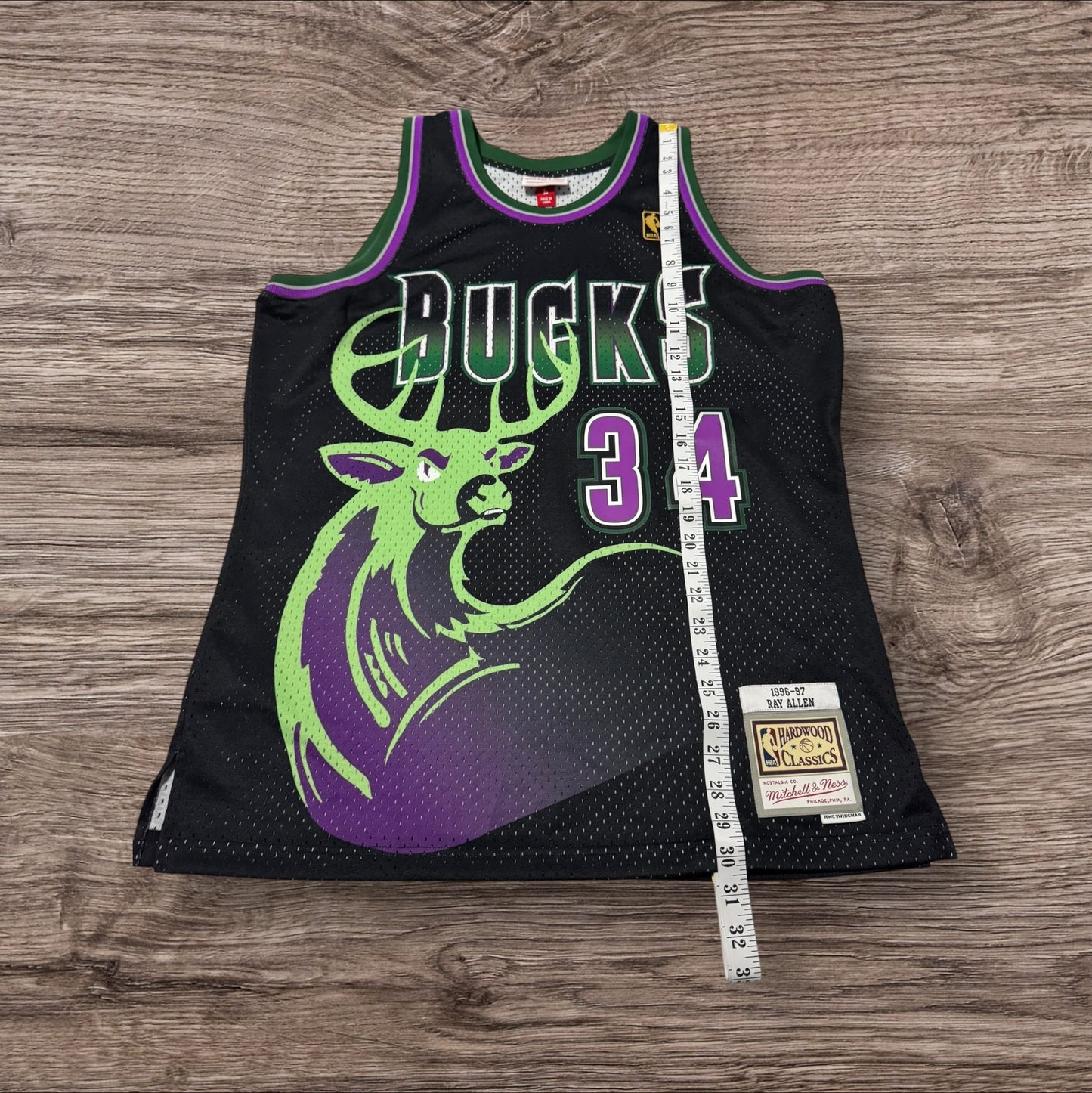 Mitchell & Ness Black Milwaukee Bucks Ray Allen Jersey Size Large