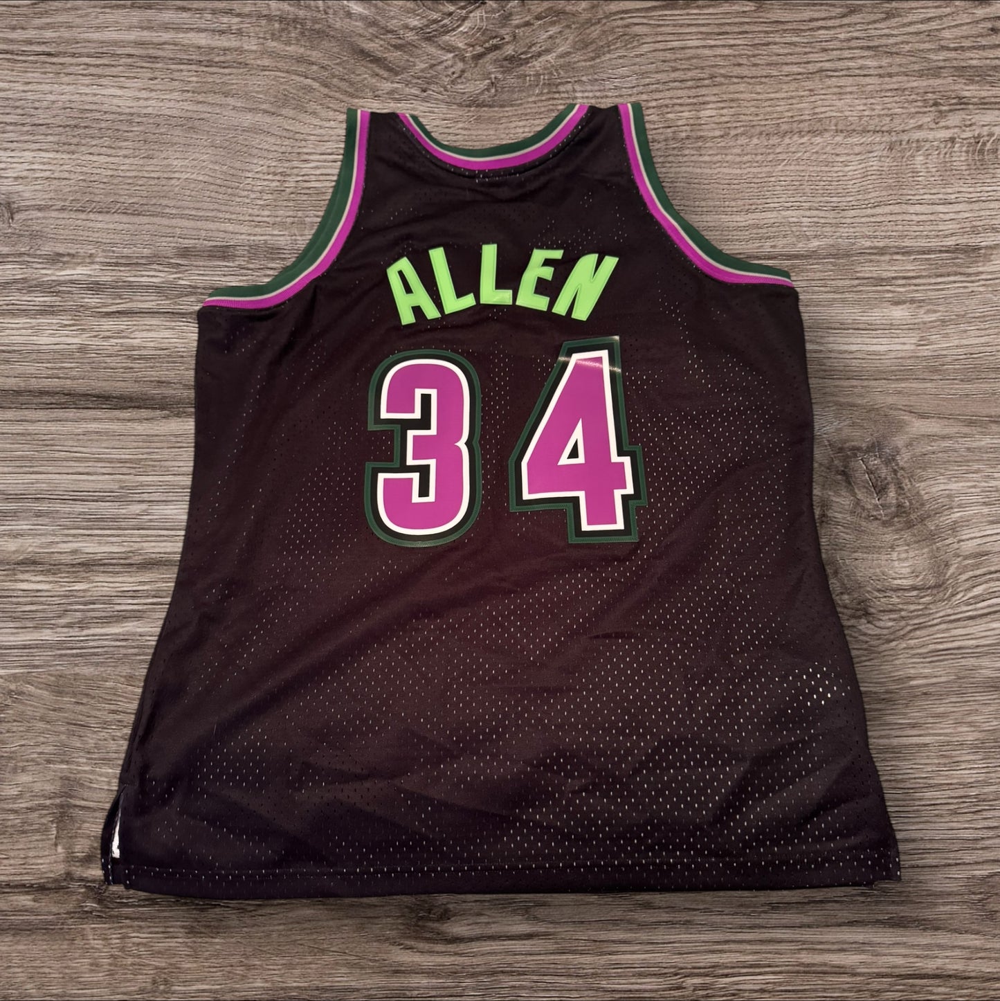 Mitchell & Ness Black Milwaukee Bucks Ray Allen Jersey Size Large