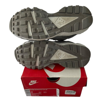 Woman Nike Huarache Silver Size 7 (859429 002)