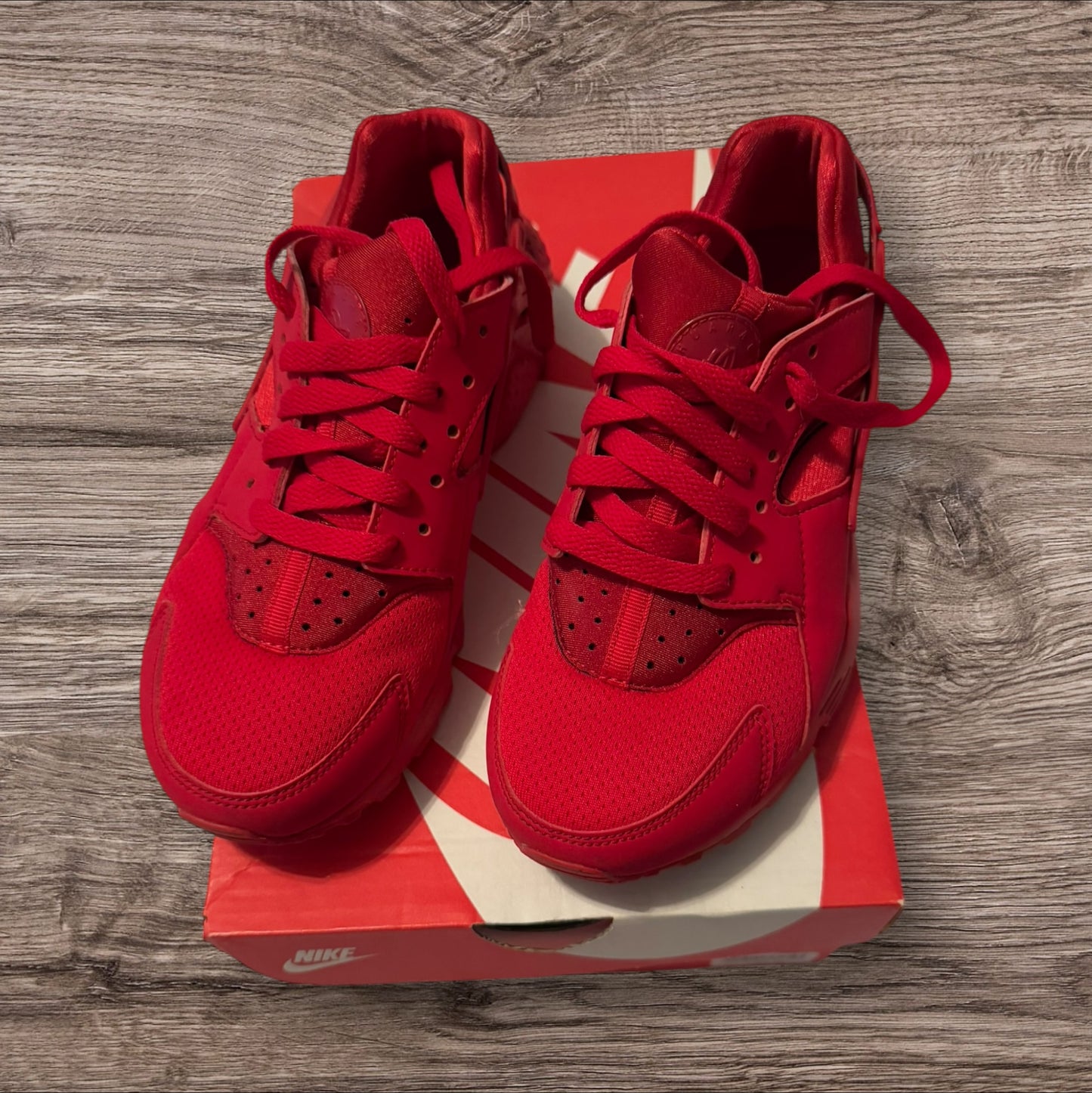 Grade School Huarache Triple Red Size 6Y (654275 600)