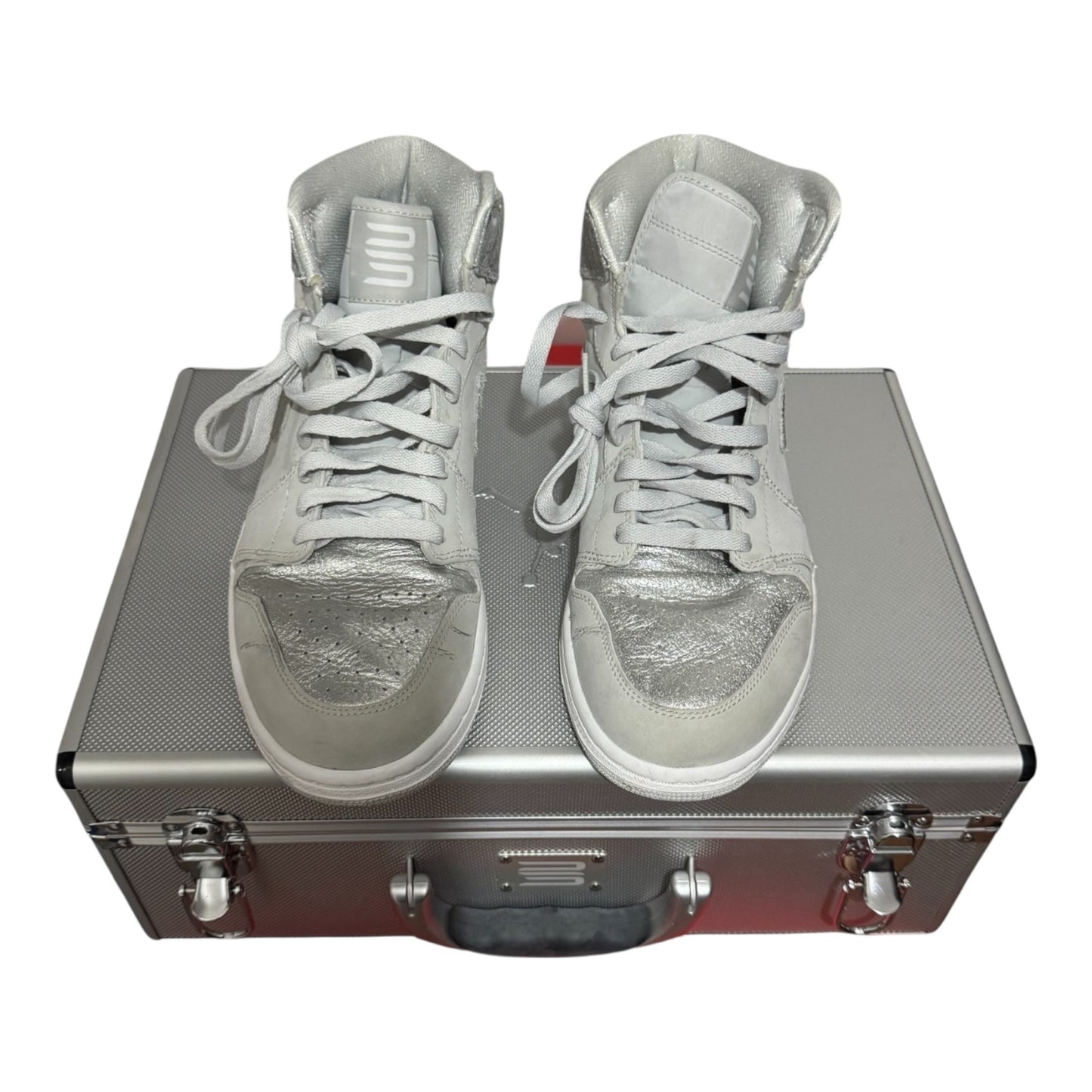 Jordan 1 Silver 30th Anniversary Size 10.5 (396009-001)