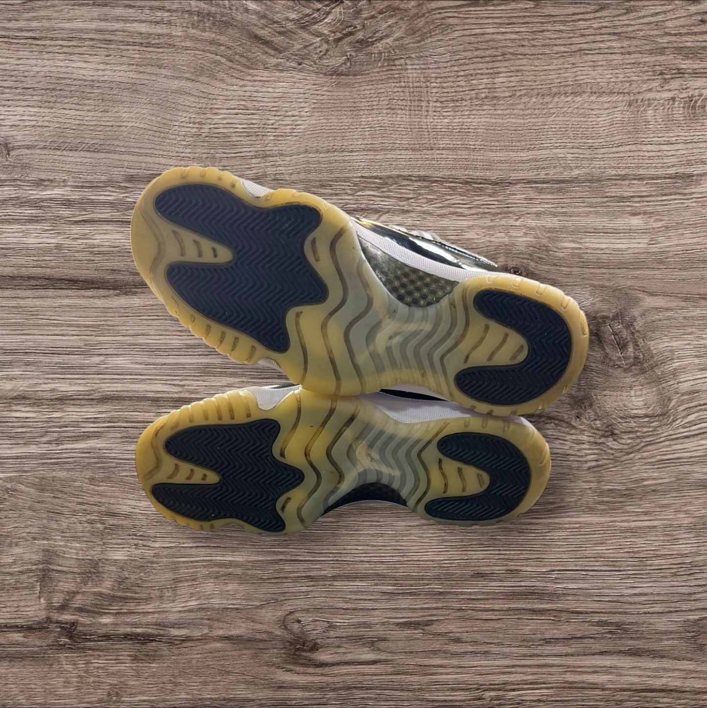 Jordan 11 Gratitude Size 10.5 (CT8012 170)