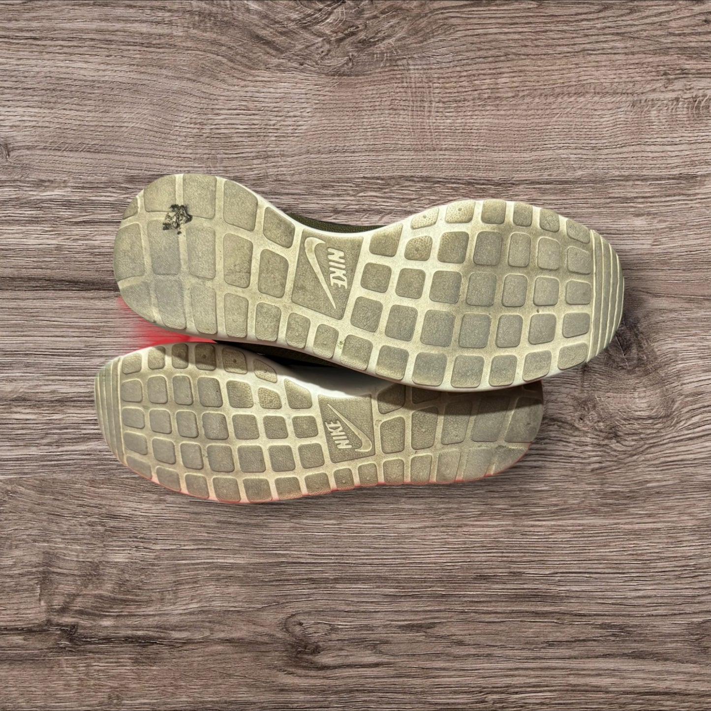Nike Roshe Iguana Size 9.5 (No Box 511881-201)