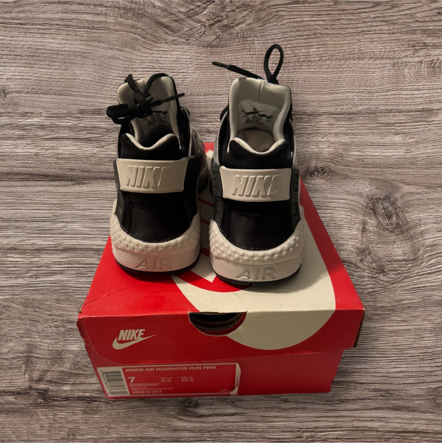 Woman Nike Huarache Marble Dye Size 7 (683818 017)