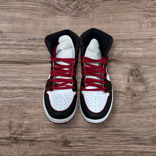 Jordan 1 Bloodline Size 10.5 (555088-062)