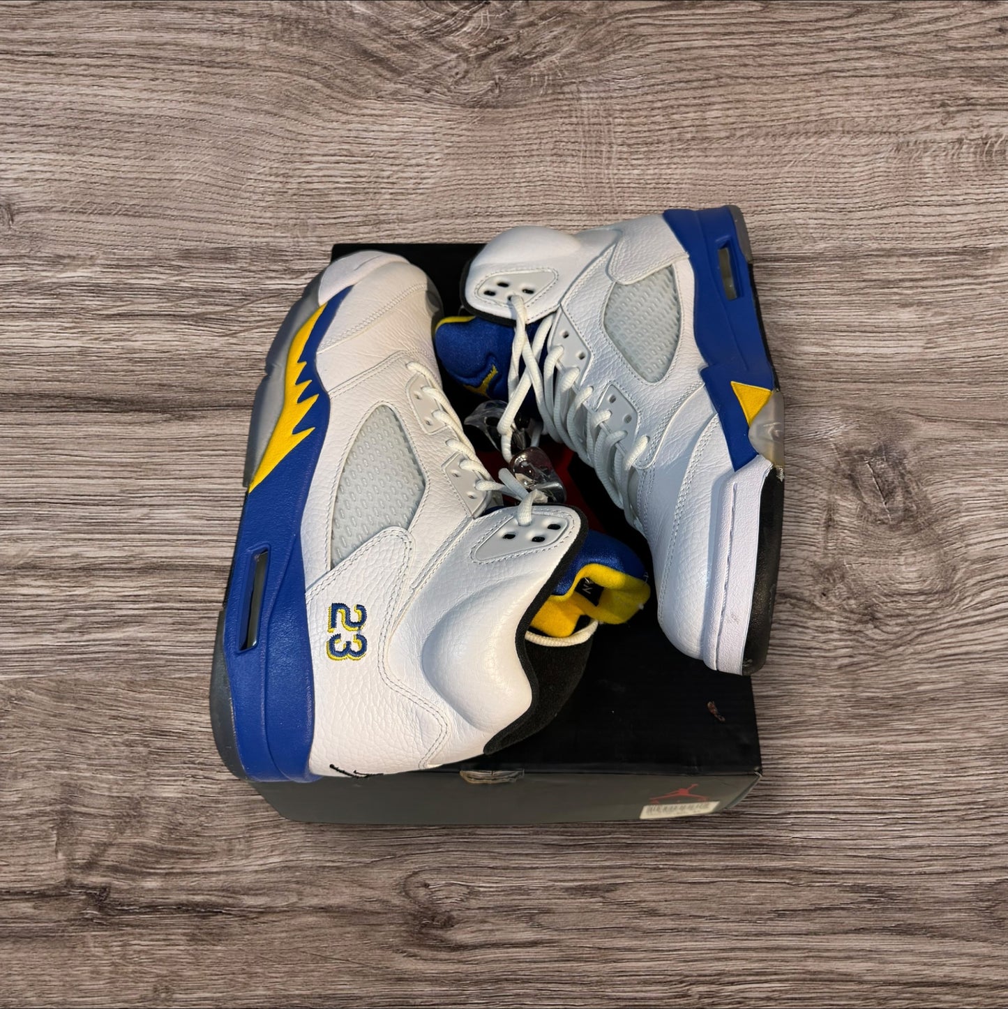 Jordan 5 Laney Size 9.5 (136027 189)