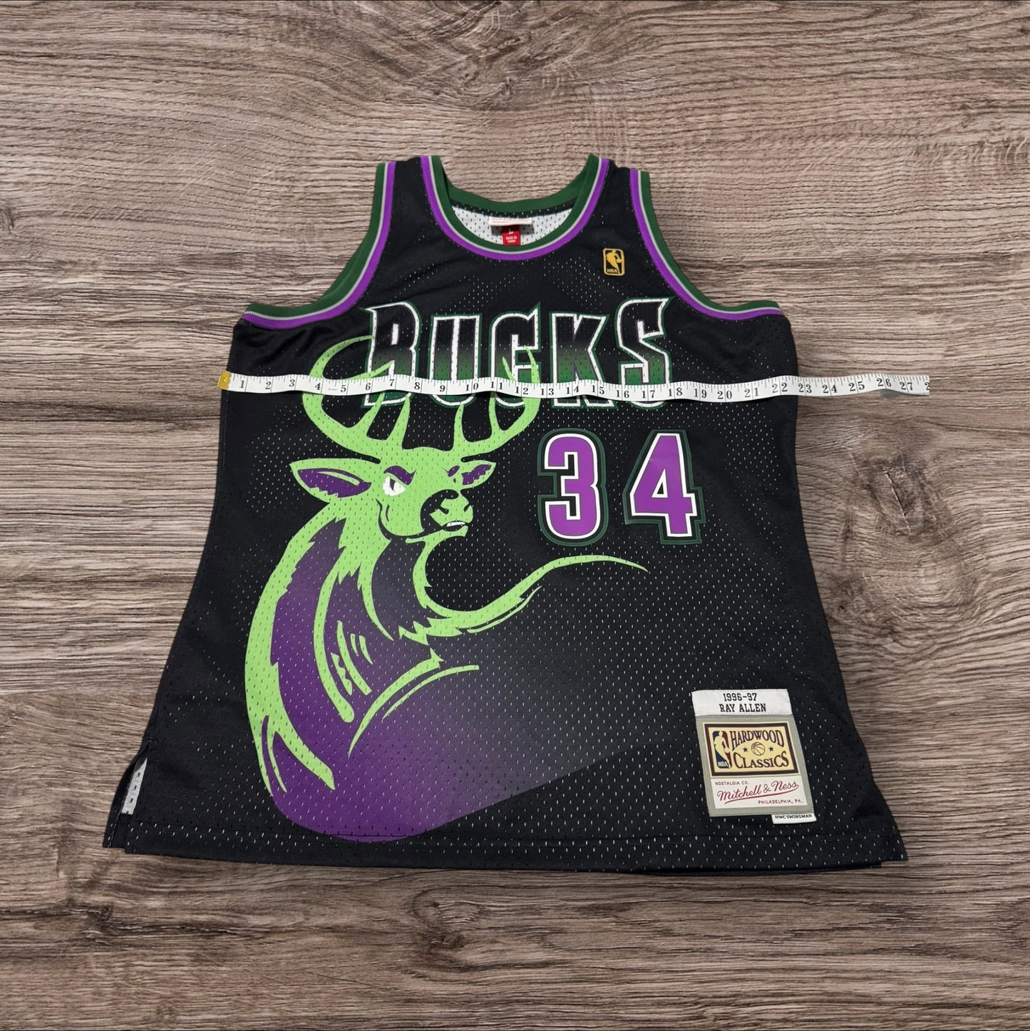 Mitchell & Ness Black Milwaukee Bucks Ray Allen Jersey Size Large