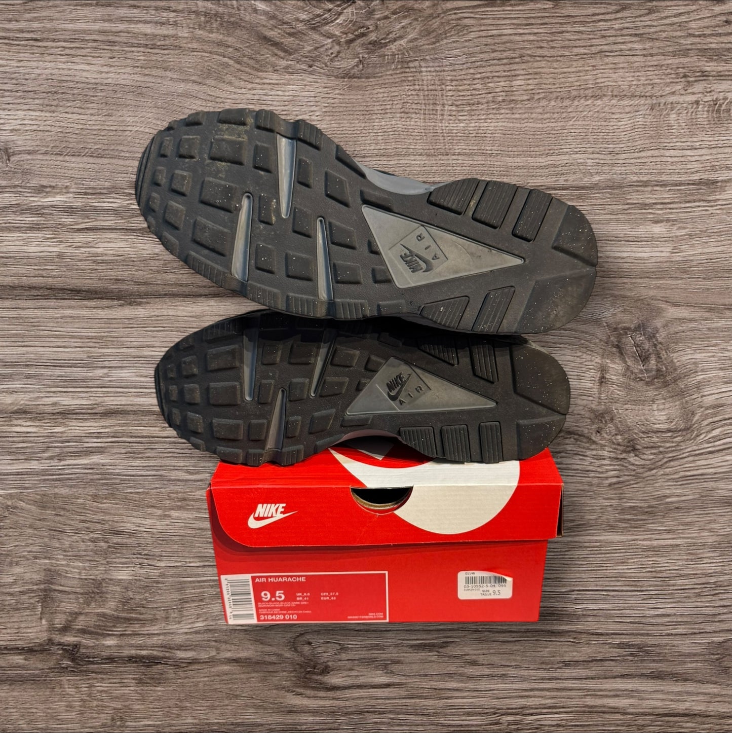 Nike Huarache Black Grey Size 9.5 (one strap broken 318429 010)