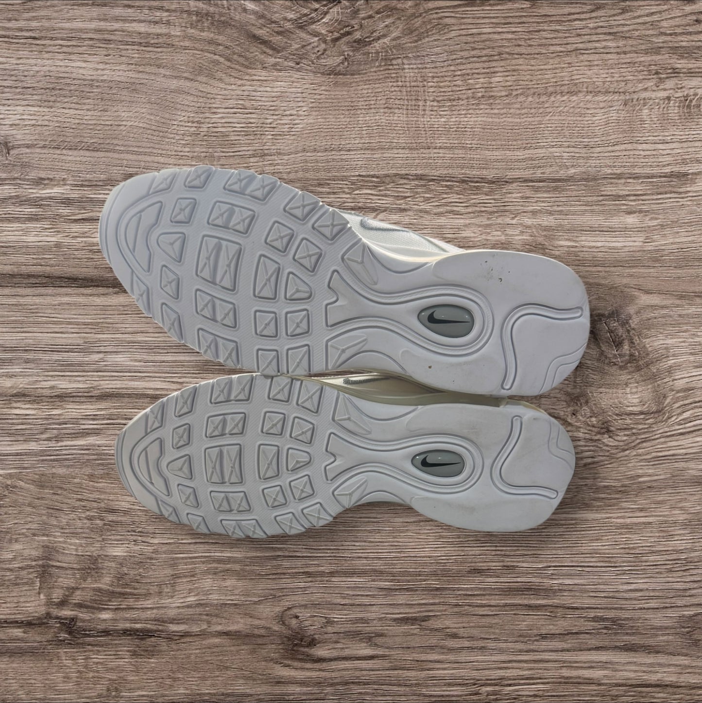 Nike Air Max 97 Triple White Size 11 (921826-101)