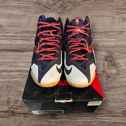 Nike LeBron XI Independence Day Size 9.5 (616175 164)
