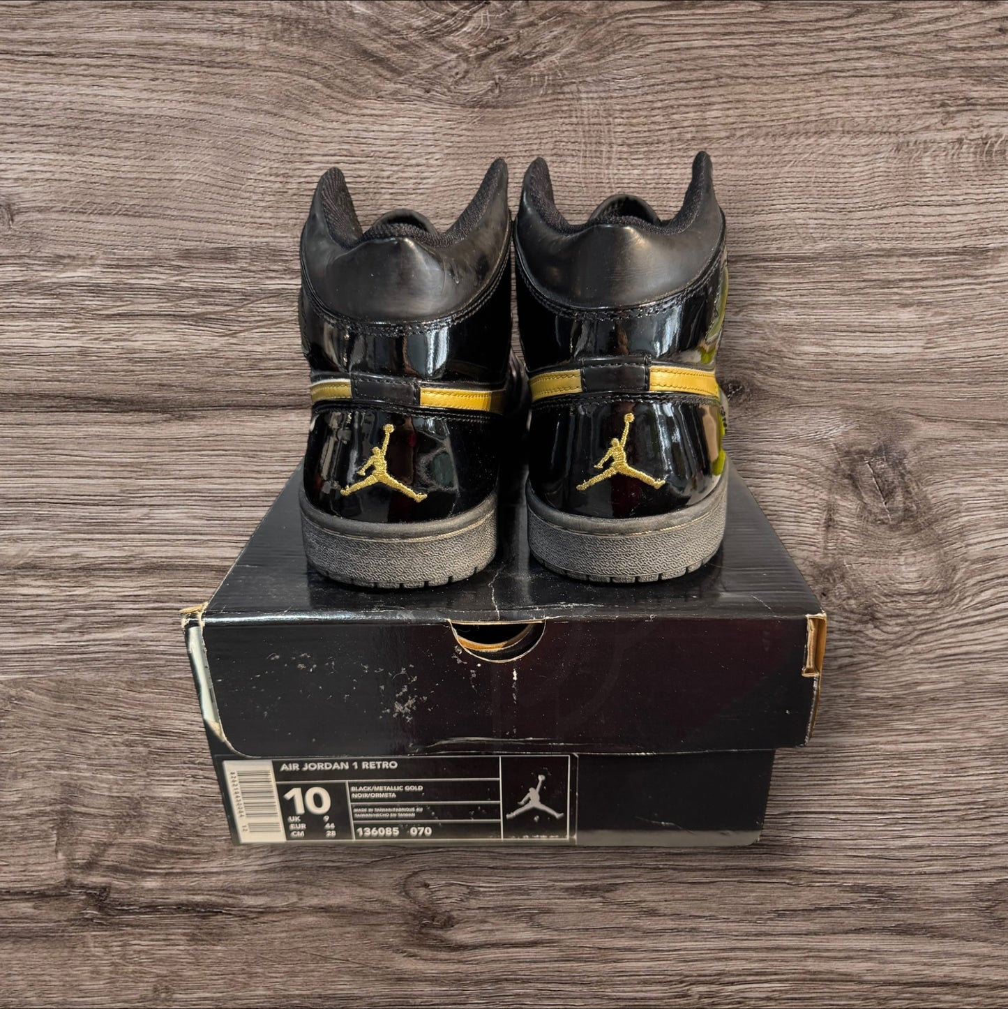 Jordan 1 Metallic Gold 2003 Size 10 (136085 070)