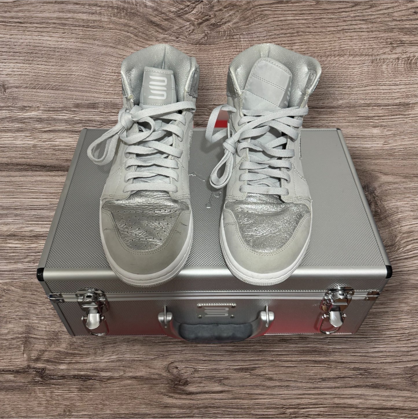 Jordan 1 Silver 30th Anniversary Size 10.5 (396009-001)