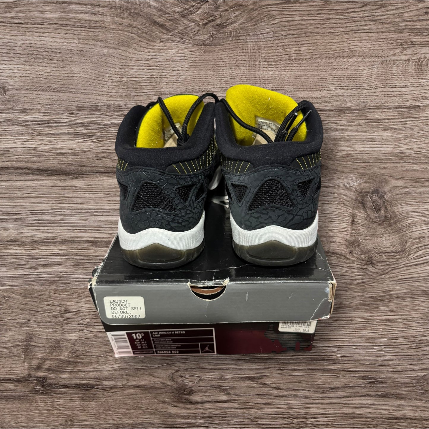 Jordan 11 Low IE Zest (2007) Size 10.5 (306008 002)