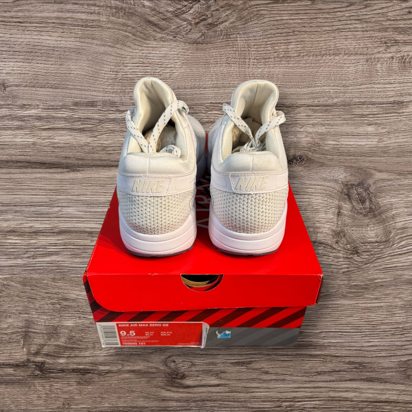 Nike Air Max Zero Be True Size 9.5 (789695 101)