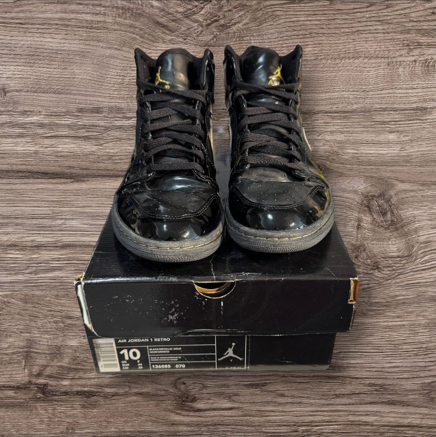 Jordan 1 Metallic Gold 2003 Size 10 (136085 070)