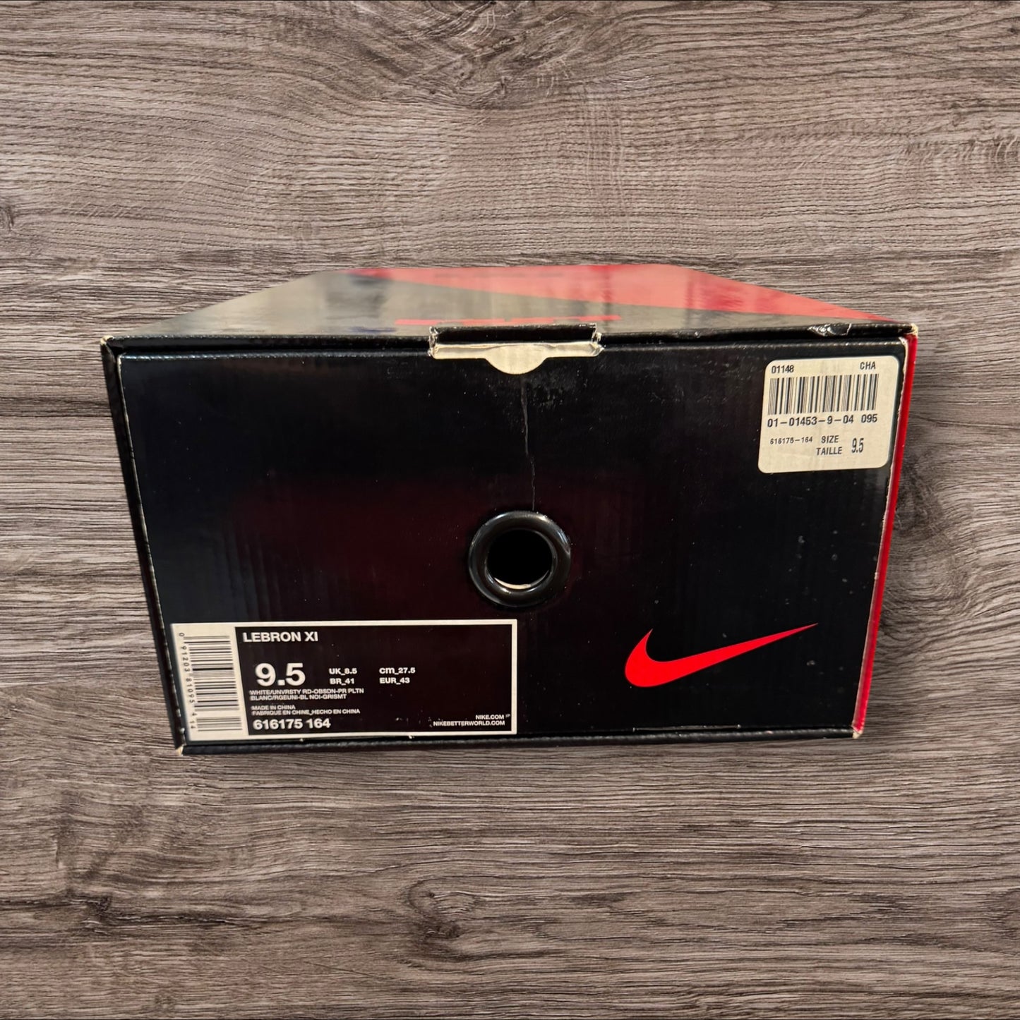 Nike LeBron XI Independence Day Size 9.5 (616175 164)