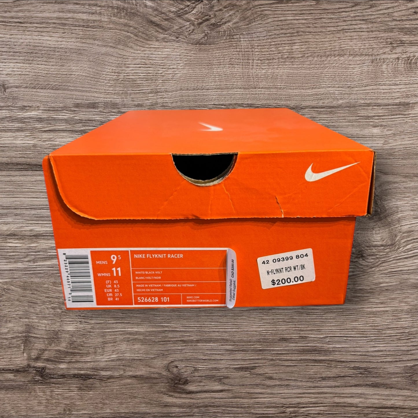 Nike Flyknit Racer Oreo Size 9.5 (526628 101)