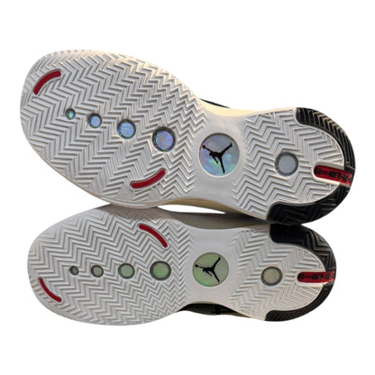 Jordan 34 White Black Red Size 10.5 (AR3240 100)