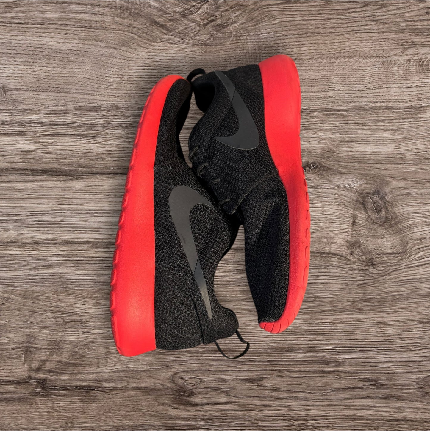 Nike Rosherun Siren Red Size 9 (511881 016)
