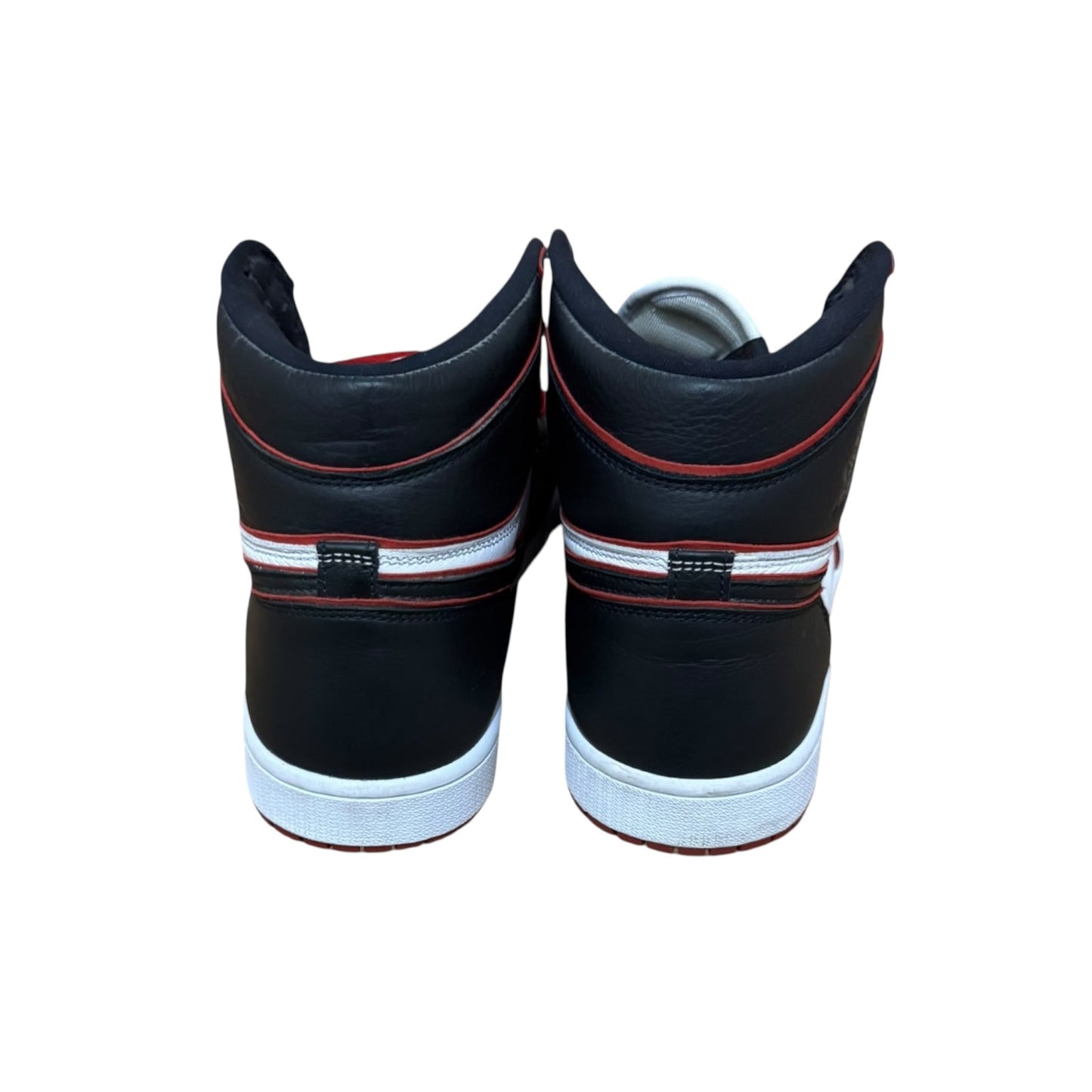 Jordan 1 Bloodline Size 10.5 (555088-062)