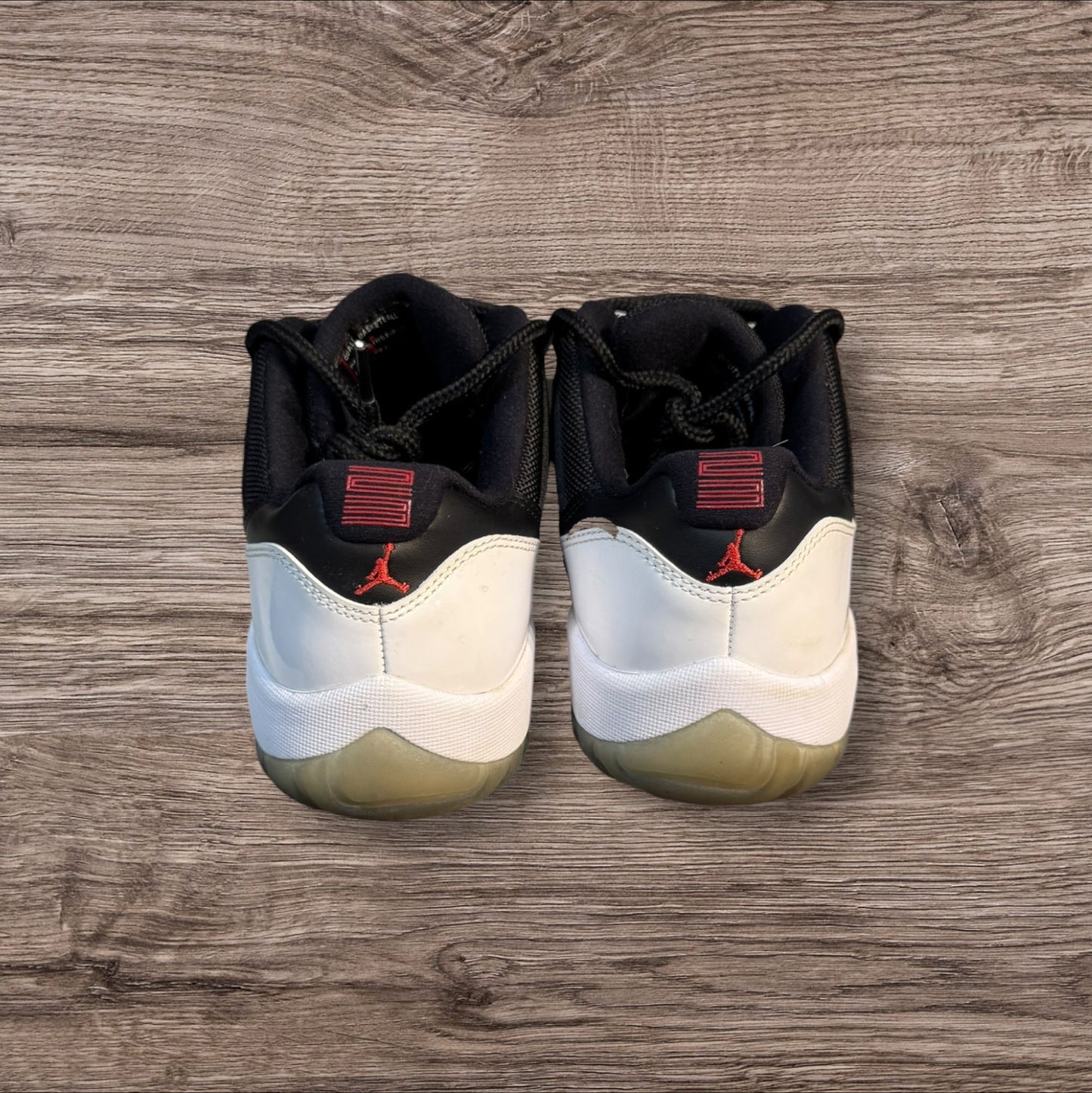 Jordan 11 Low Tuxedo Size 9.5 (528895 110)