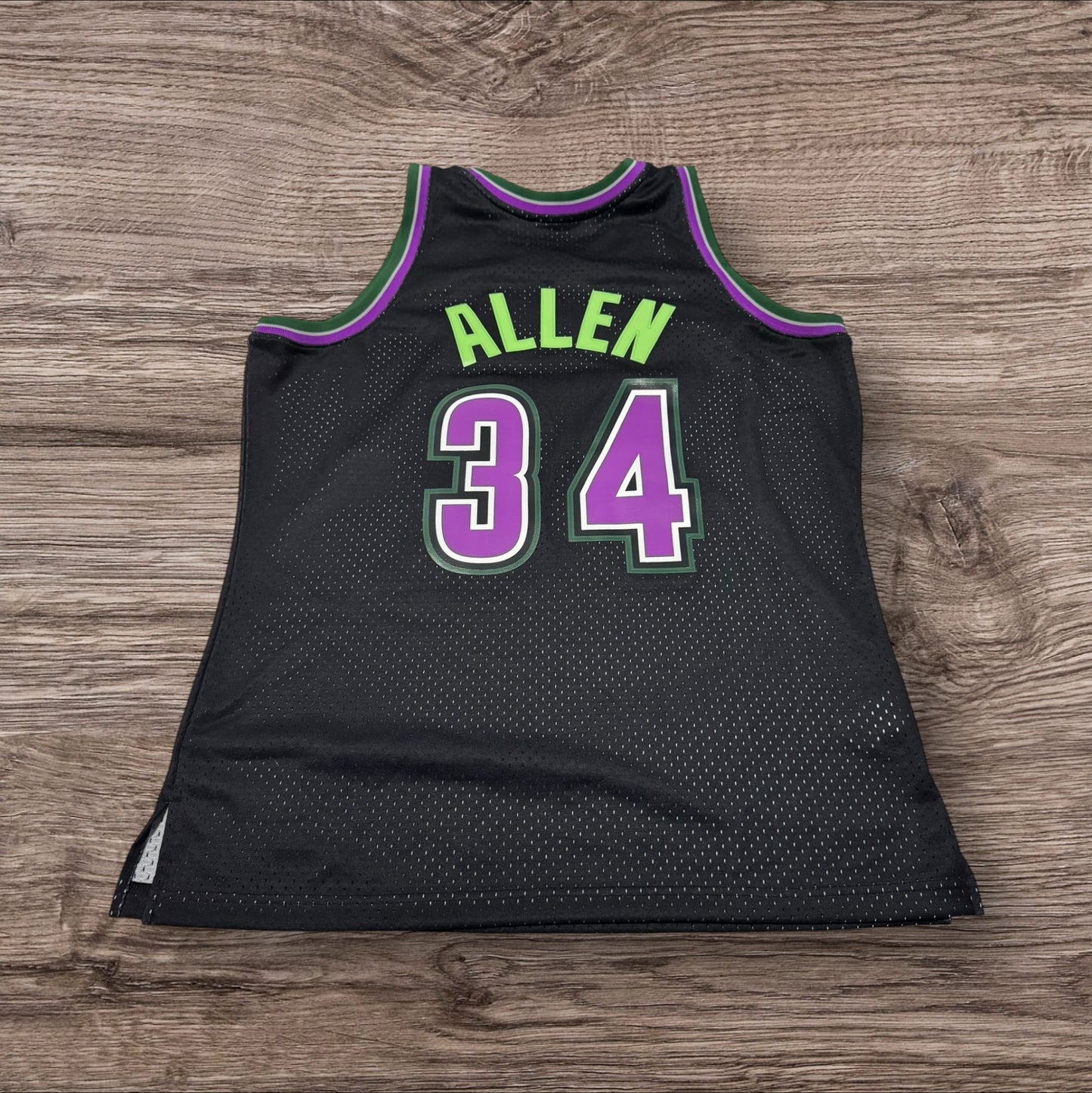 Mitchell & Ness Black Milwaukee Bucks Ray Allen Jersey Size Large