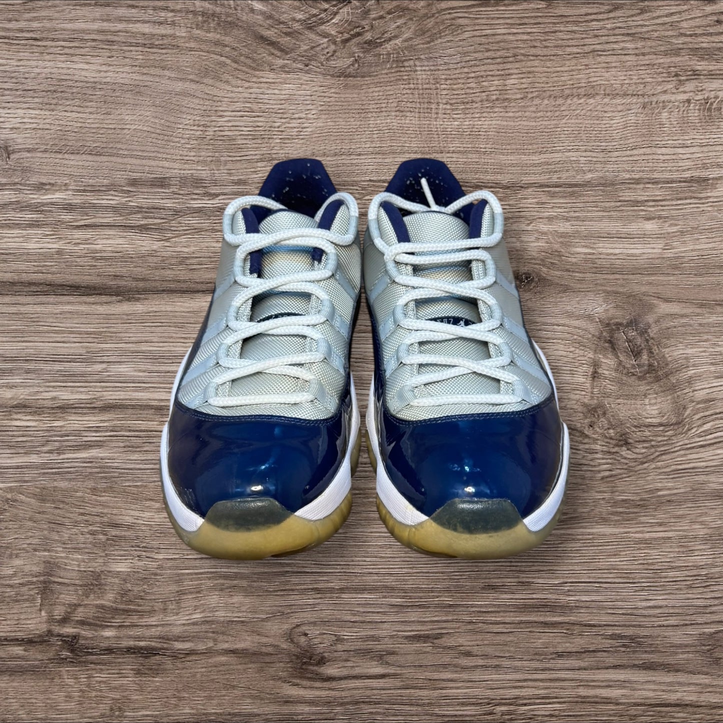 Jordan 11 Low Georgetown No Box Size 11.5 (No Box 528895-007)