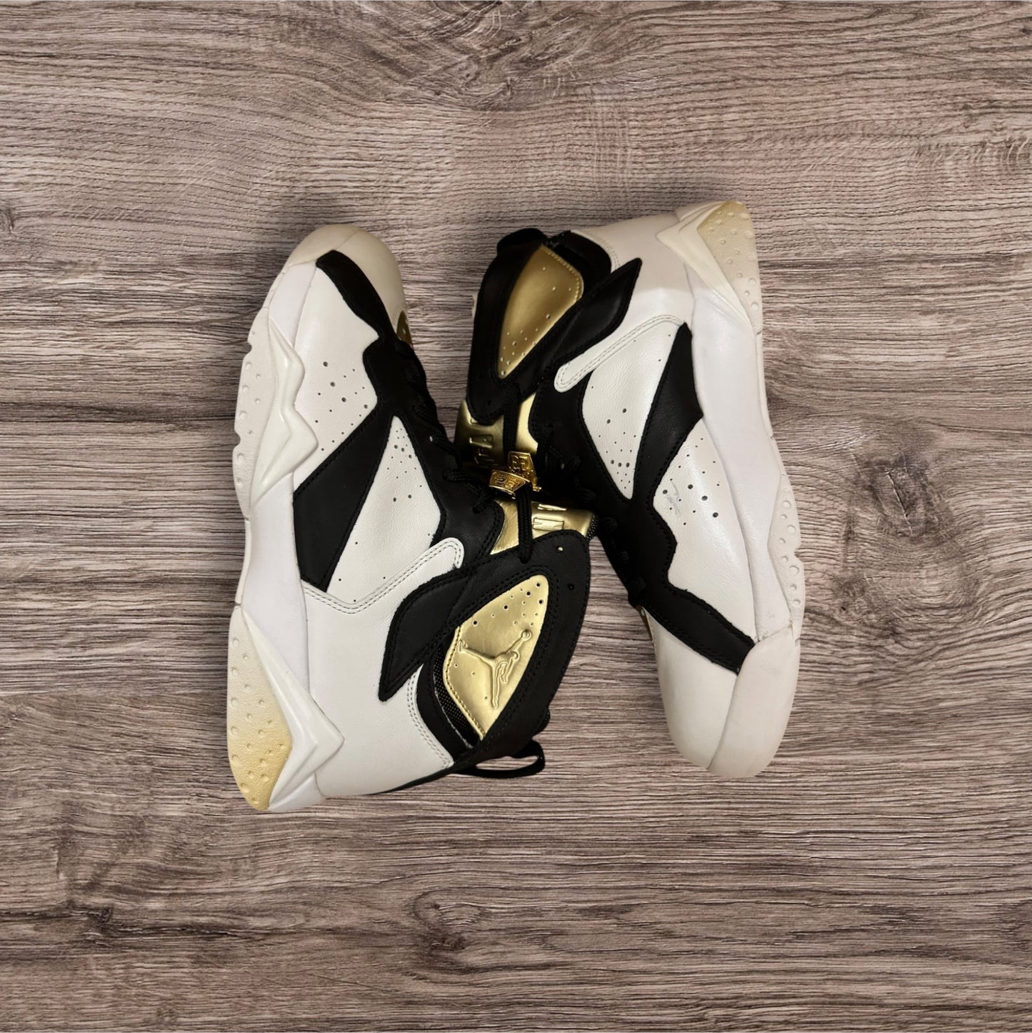Jordan 7 Championship Size 9 (Minor Toe Scratches No Box 725093-140)