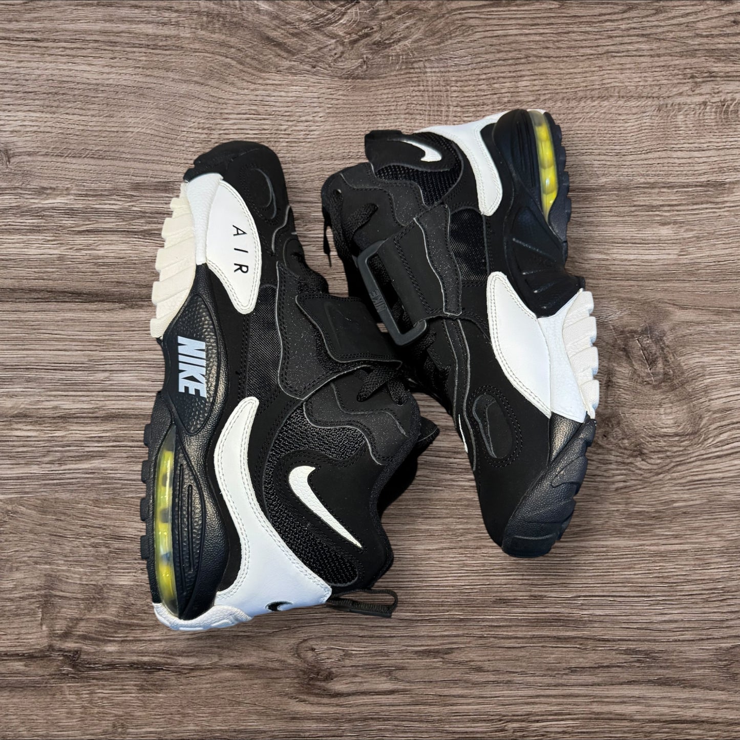 Nike Air Max Speed Turf Black Voltage Size 10.5 (525225 011)