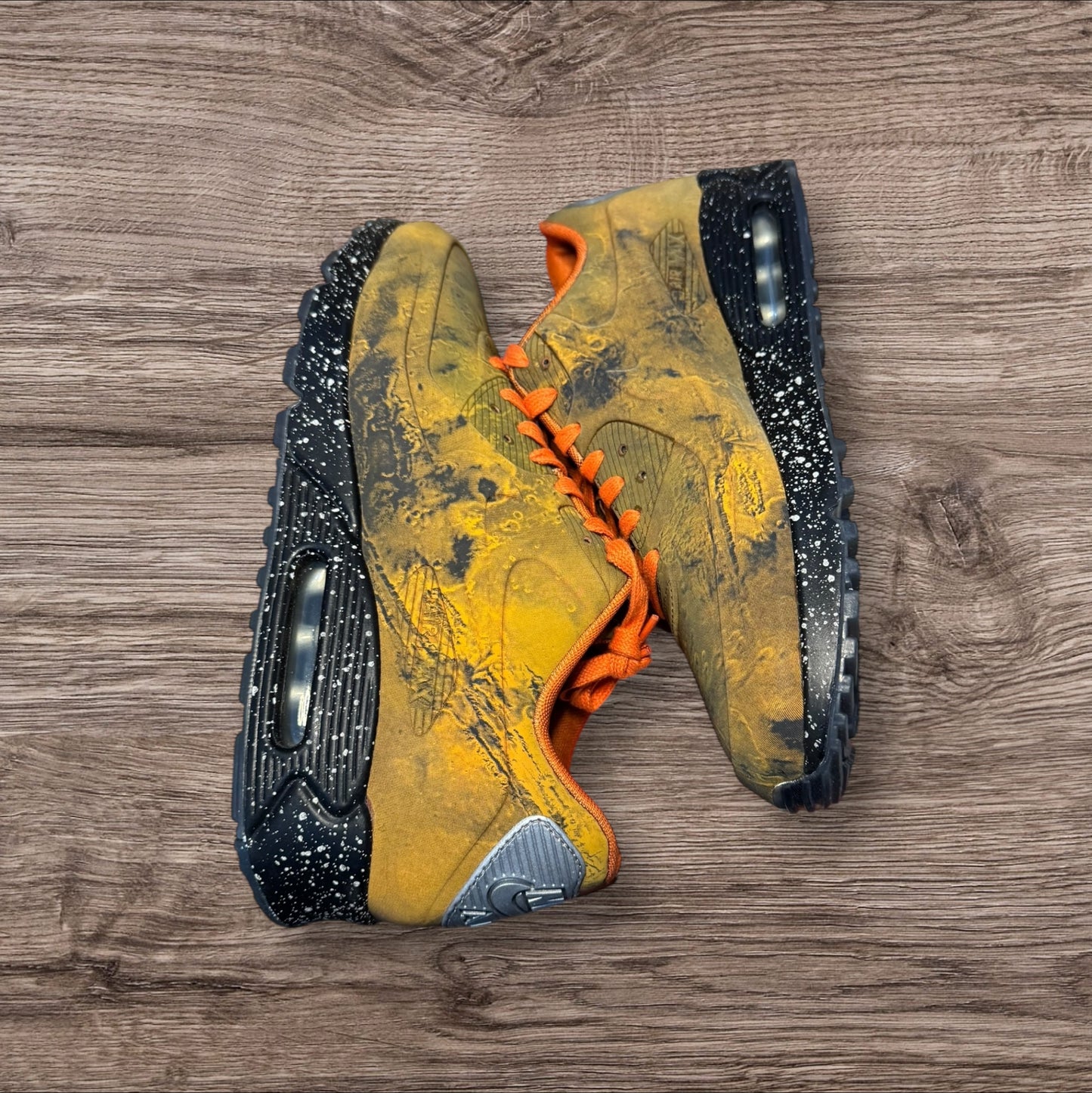 DS Nike Air Max 90 Mars Landing Size 10.5 (CD0920 600)