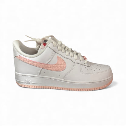 DS Woman Nike Air Force 1 Valentine’s Day Size 9 (DQ9320-100)