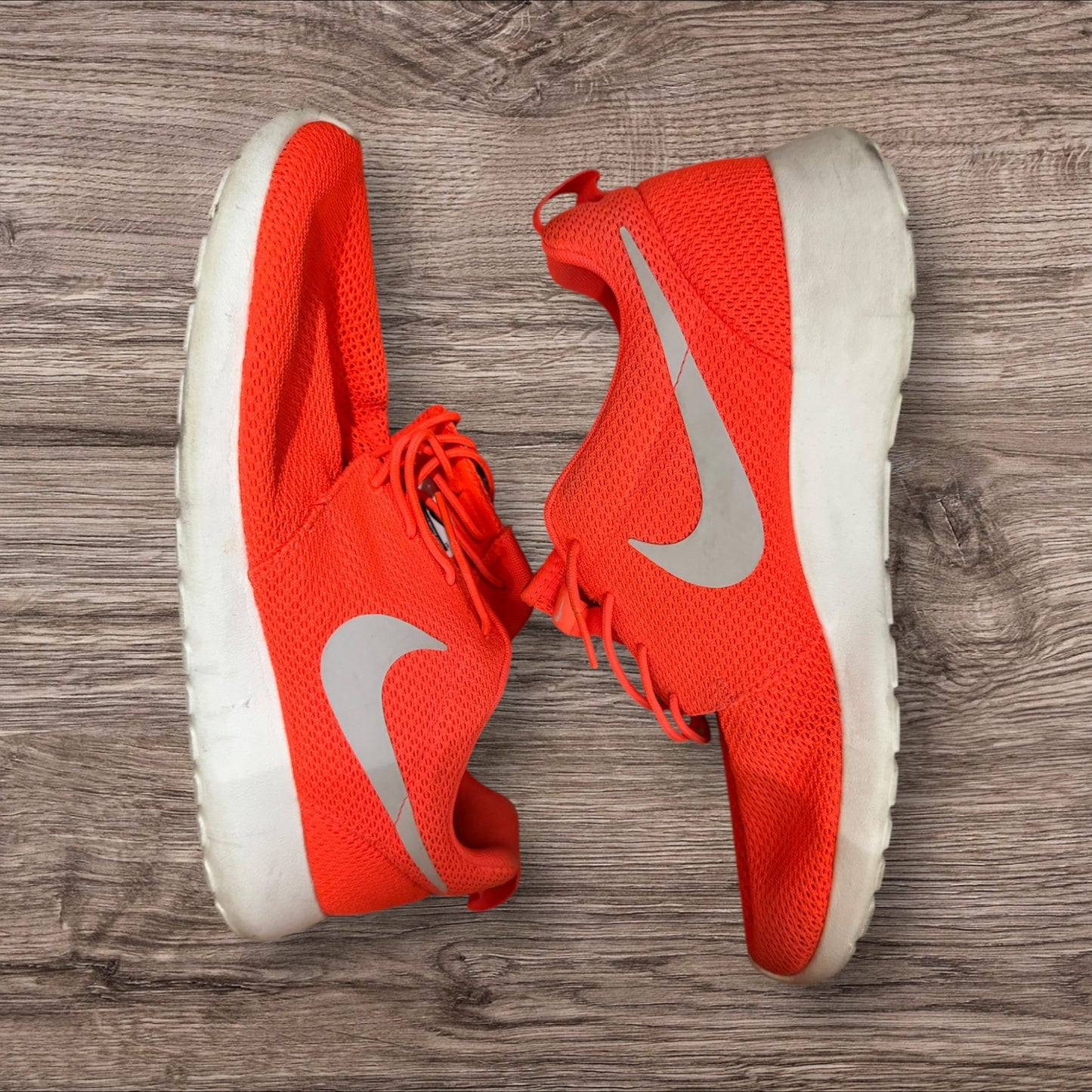 Nike Roshe One Orange Size 10.5 (511881 800)