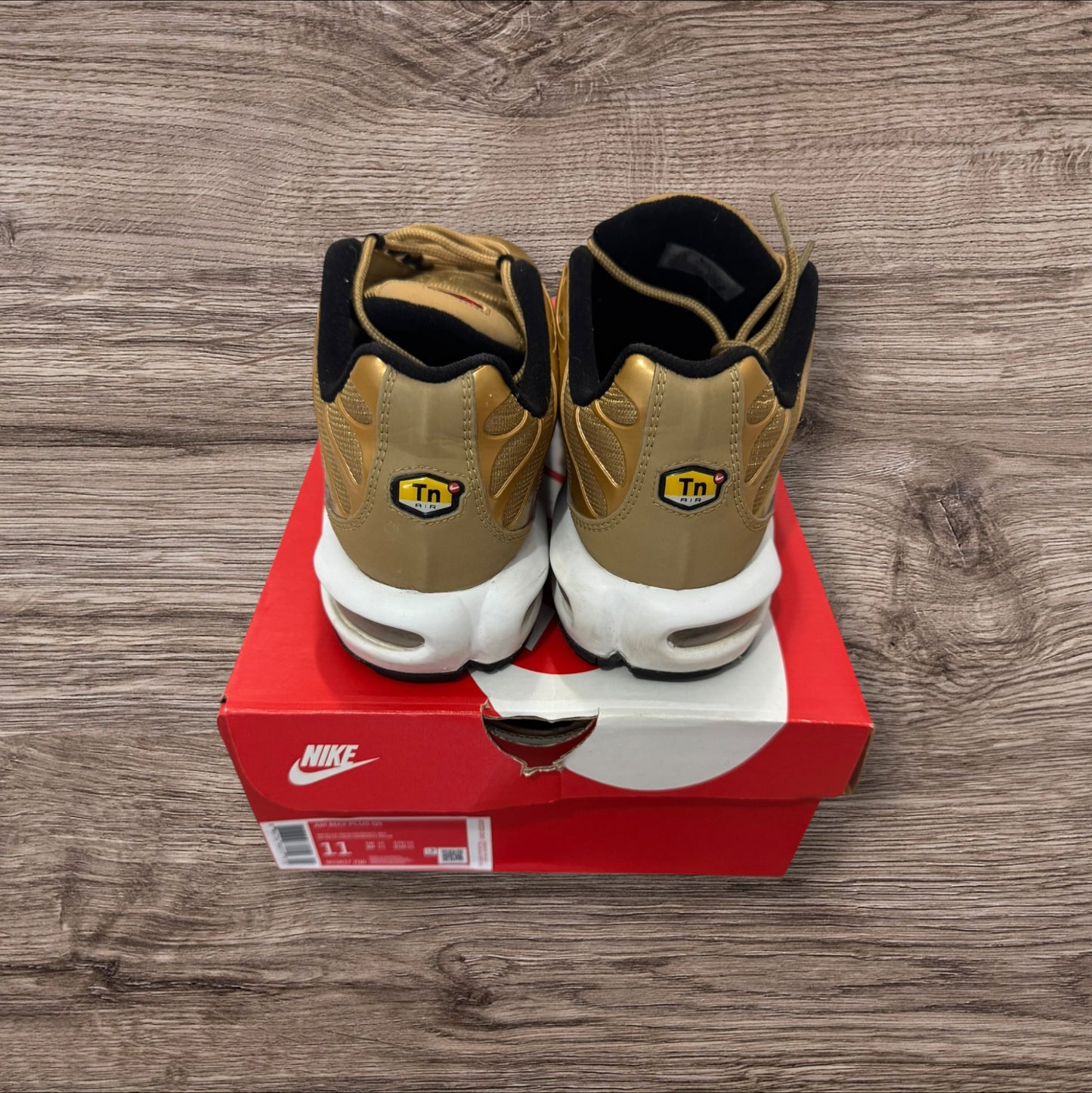 Nike Air Max Plus QS Metallic Gold Size 11 (903827 700)
