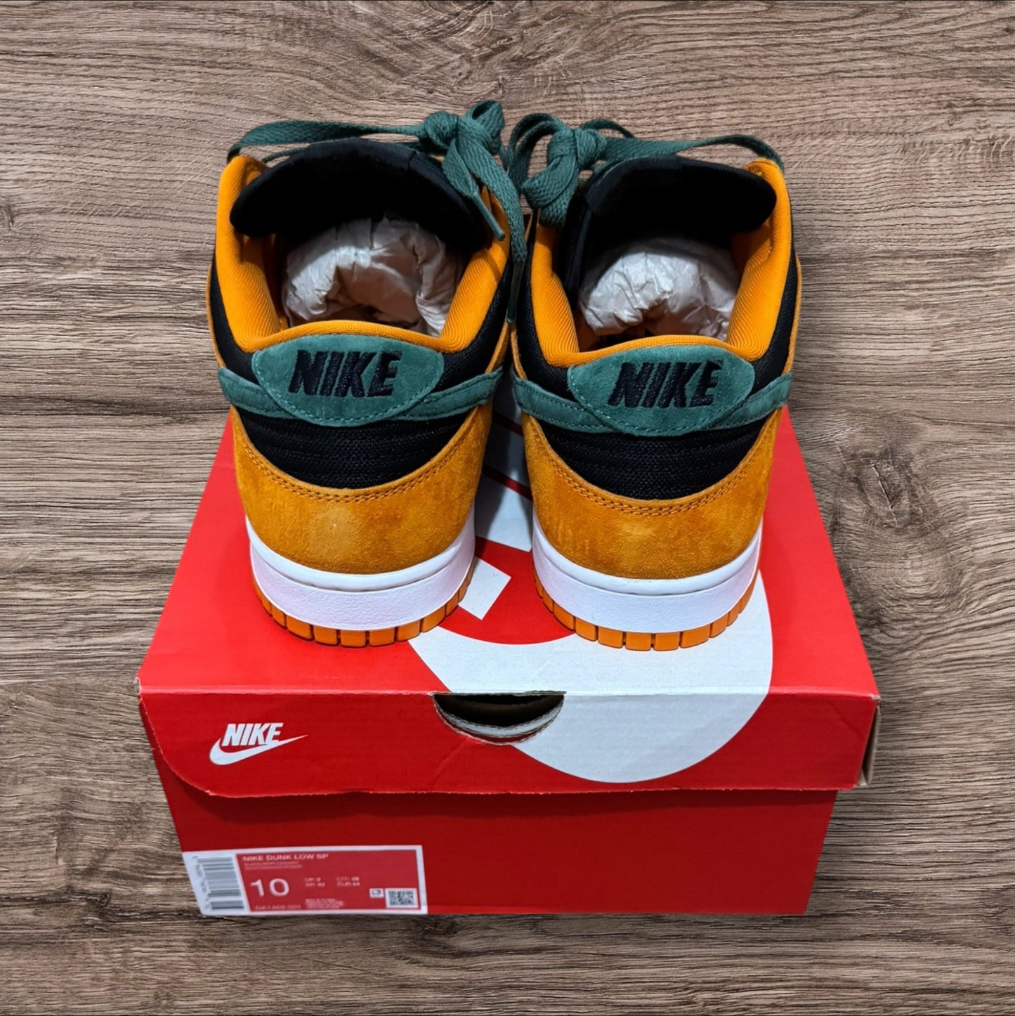 DS Dunk Low SP Ceramic Size 10 (DA1469 001)