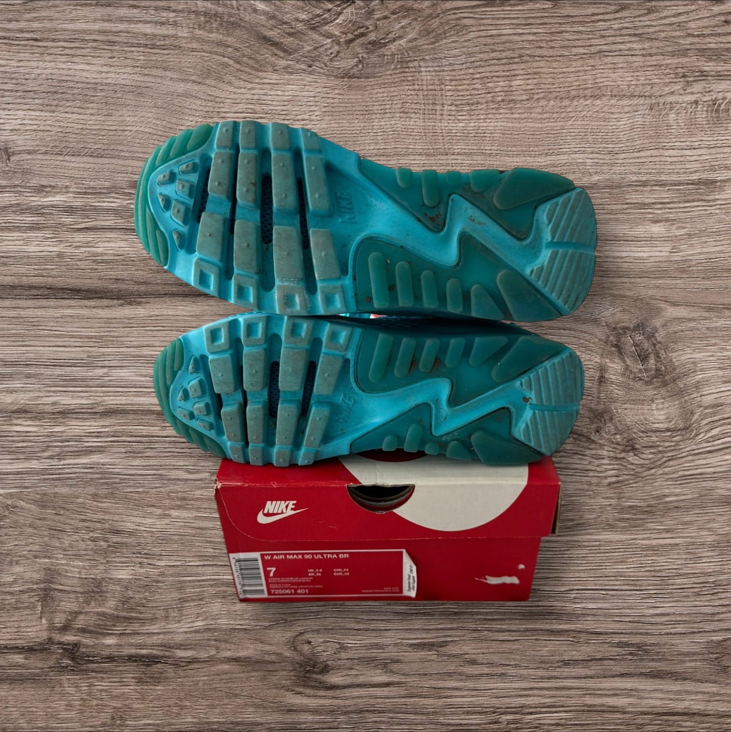 Woman Nike Air Max 90 Ultra Size 7 (725061 401)