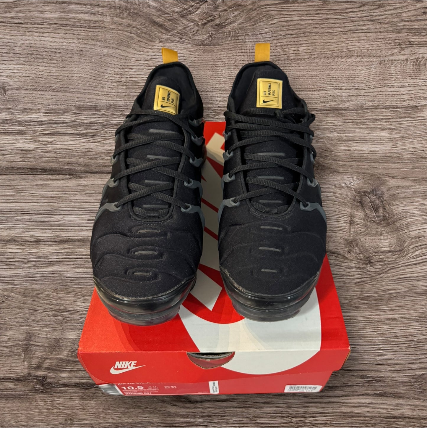 Nike Vapormax Plus Metalic Gold Size 10.5 (BQ5068 001)