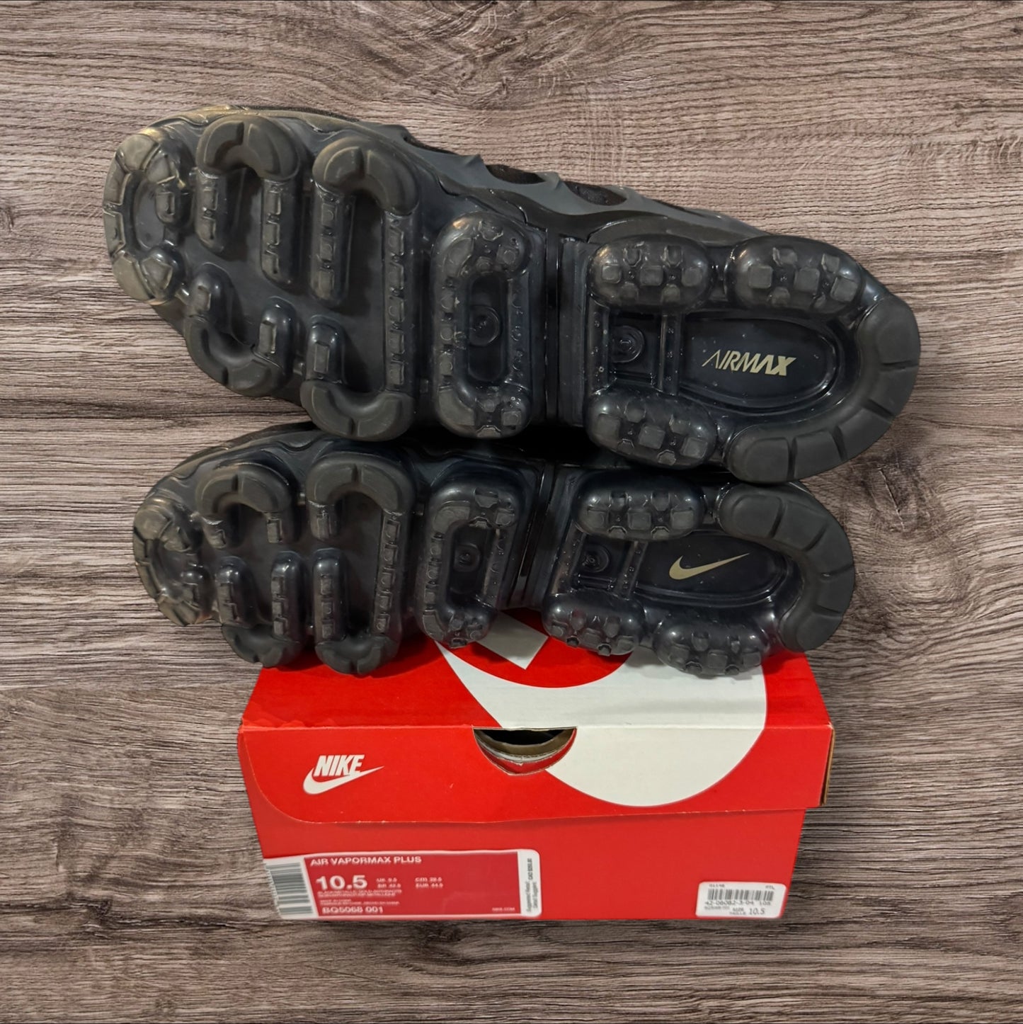Nike Vapormax Plus Metalic Gold Size 10.5 (BQ5068 001)