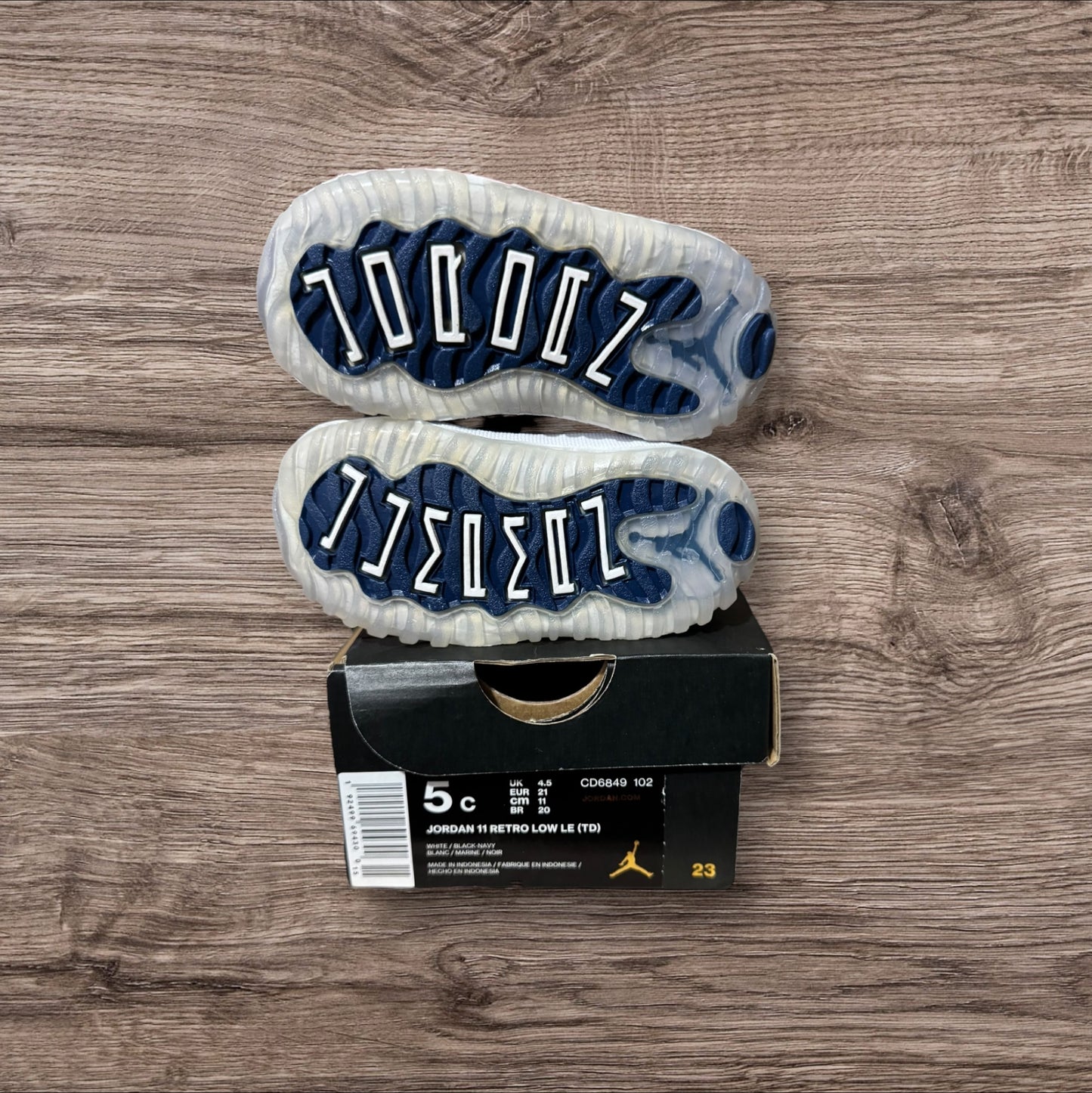 DS Infant Jordan 11 Low Snakeskin Size 5C (CD6849 102)