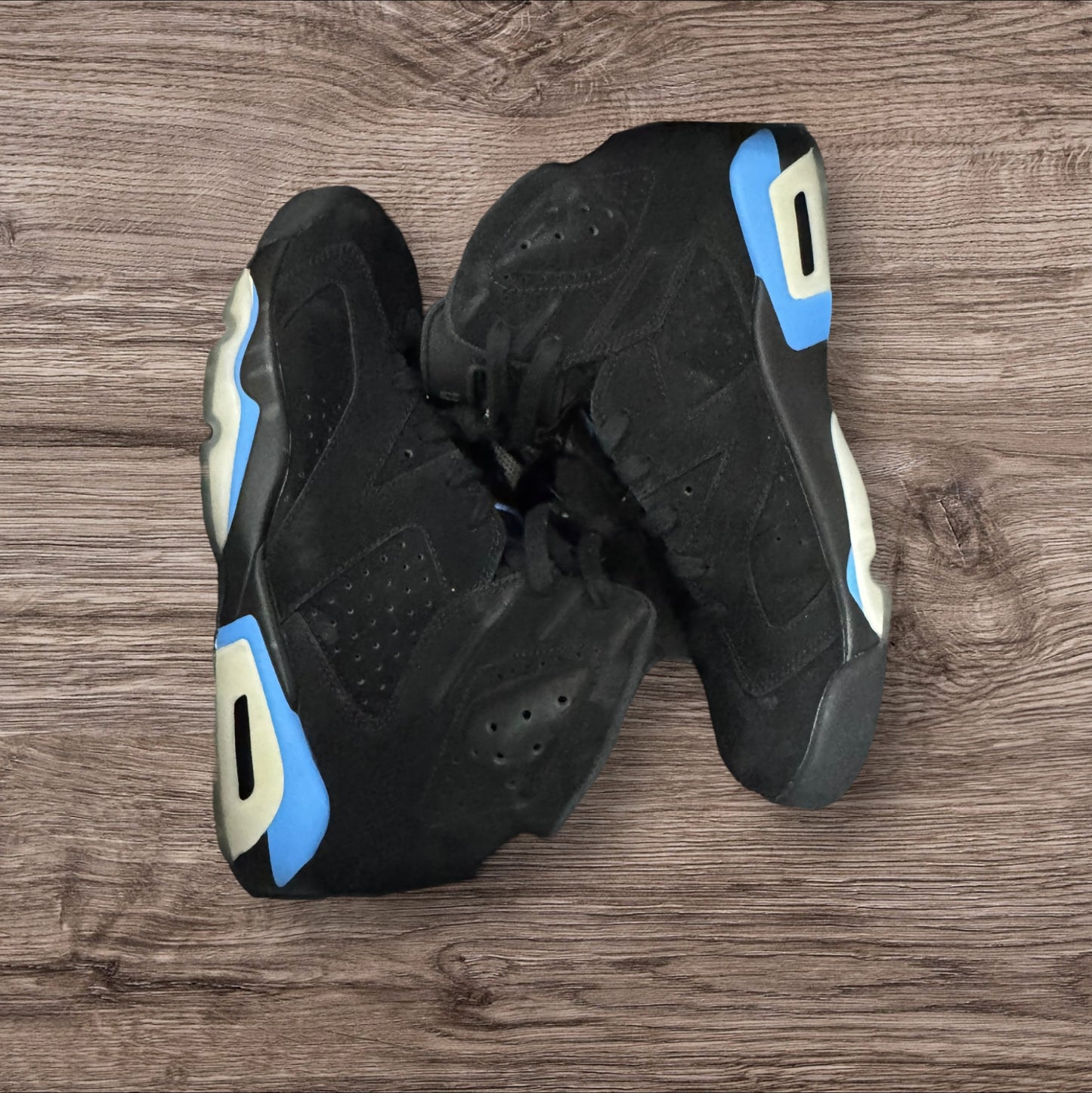 Jordan 6 UNC Size 10.5 (384664 006)
