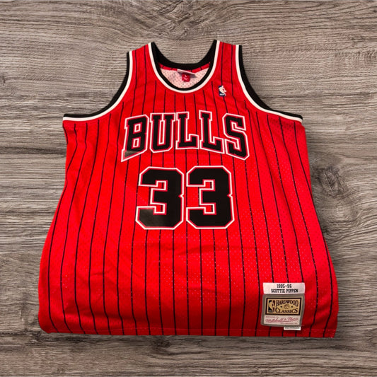 Mitchell & Ness Red Chicago Bulls Pin Stripe Scottie Pippen Jersey Size L