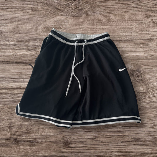 Nike Back/White Shorts Size XL